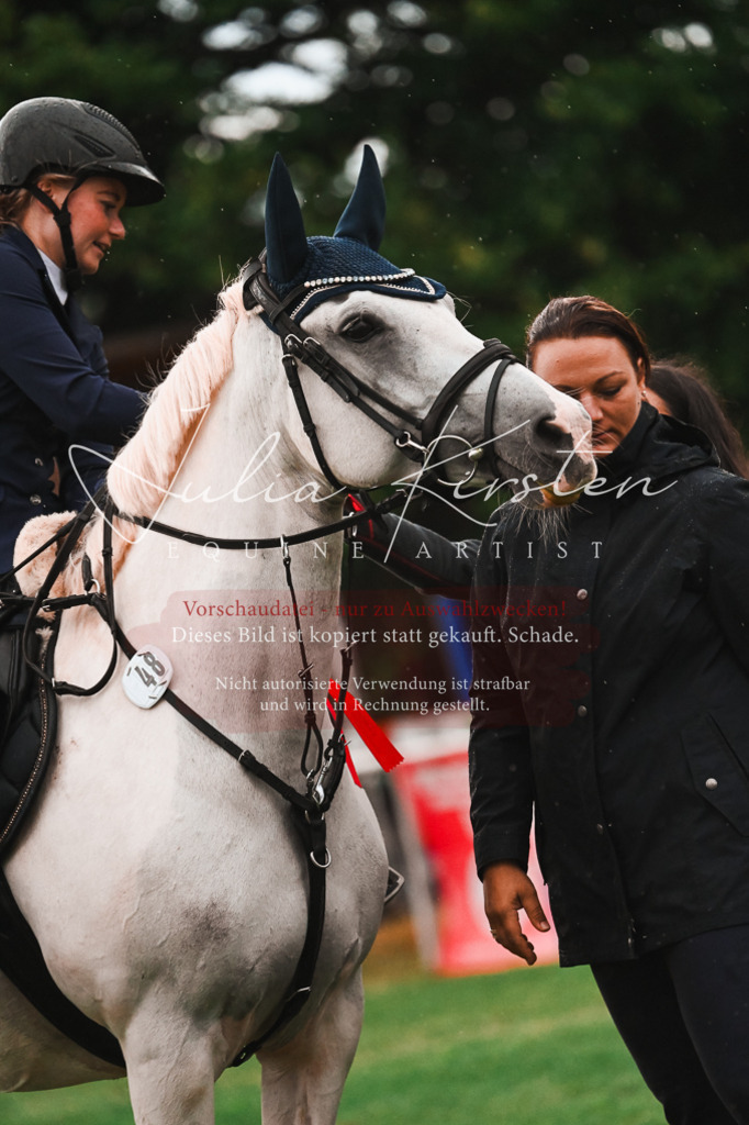 DSC_6220 | Pferde- und Turnierfotografie in Westsachsen. Pferdeportraits, Auftragszeichnungen und intuitive Kunst.
