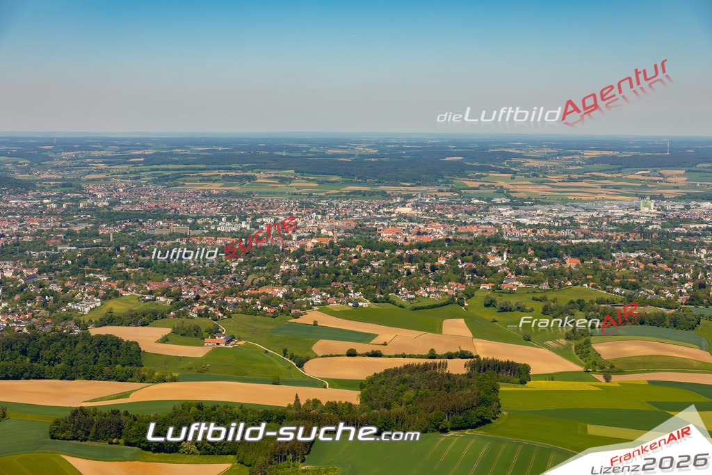 Das Luftbild zeigt :  Landshut - Die Luftaufnahme wurde 2024 vom UL-Flugzeug aus erstellt ( keine Drohne ) - Hochauflösende Luftaufnahme - Für grossformatige Ausdrucke geeignet. Die Geschenkidee !Mit Lizenz und Bildrechte bestellbar