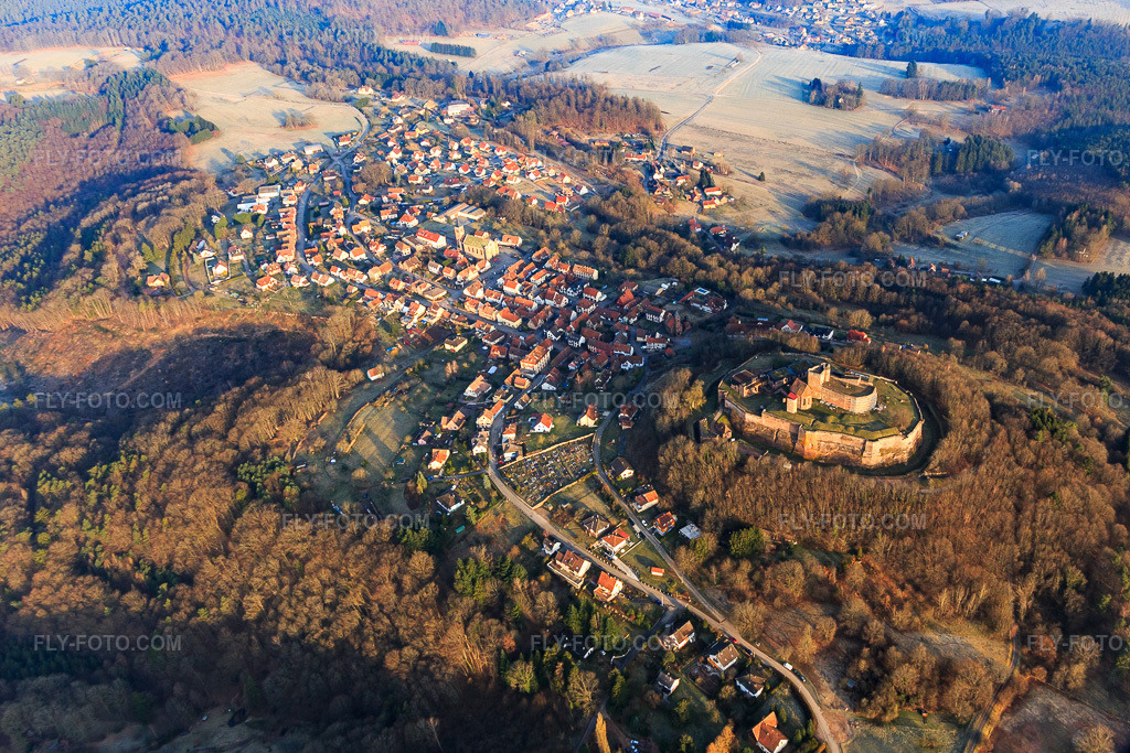 Aerial view: Castle ruins of the Château de Lichtenberg in the Northern Vosges in Lichtenberg in the state Bas-Rhin, France.Photo: IMG_105284.jpg taken on 03/25/2018 by Werner Riehm/FLY-FOTO.comResolution of the original: 4342 x 2895 px