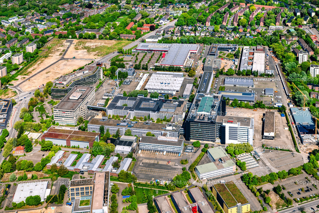 Hamburg_Bramfeld_Otto_ELS_3947010525 | HAMBURG 01.05.2025 Büro- und Geschäftshaus- Ensemble an der Werner-Otto-Straße in Hamburg, Deutschland. Weiterführende Informationen bei: Otto (GmbH & Co KG). // Office building - Ensemble on Werner-Otto-Strasse in Hamburg, Germany. Further information at: Otto (GmbH & Co KG). Foto: Martin Elsen