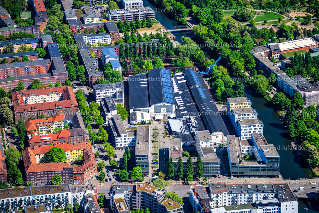 Hamburg_Winterhude_Kampnagel_Fabrik_Versanstaltungshalle_ELS_7908090525 | HAMBURG 09.05.2025 Mehrzweck Veranstaltungshalle und Gebäude " Kampnagel " an der Straße Glindweg in Hamburg, Deutschland. // Multipurpose event hall and building" Kampnagel " on street Glindweg in Hamburg, Germany. Foto: Martin Elsen