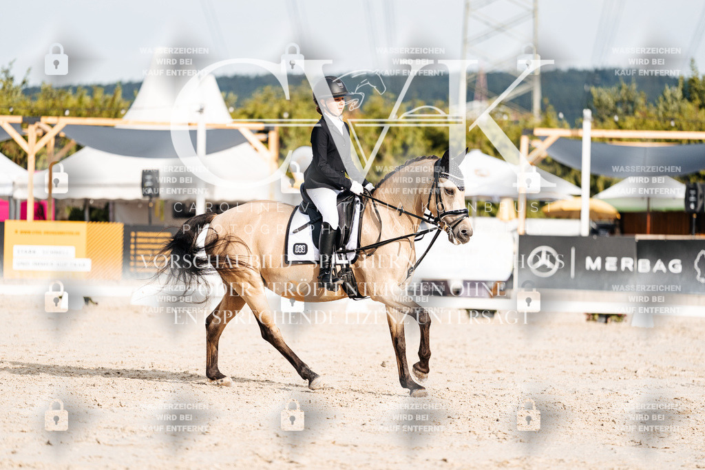 CK904221 | Turnierfotografie Pferdefotografie Trier Rheinland-Pfalz Pferdesport Reitsport Tierfotografie Sportfotografie Pferdevideo Pferdevideografie Equestrianvideography equestrianphotography  - Realisiert mit Pictrs.com