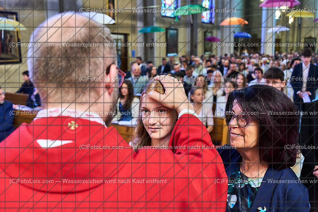 ALP1132_PfarrFirmung Wieselburg_Firmvorgang | (C)FotoLois.com, Alois Spandl, Firmung in der Pfarrkirche Wieselburg mit Generalvikar Dr. Christoph Weiss, Dechant Pfarrer Daniel Kostrzycki und Monignore Franz Dammerer, Sa 15. Juni 2024.