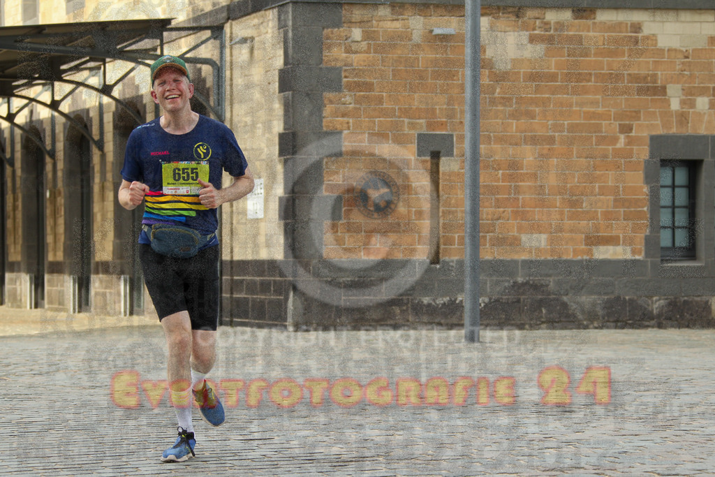 250920_1523_EV4_8645 | Sportfotografie im Rhein-Sieg Kreis, Köln, Bonn, NRW, Rheinland Pfalz, Hessen, etc. Unser Tätigkeitsfeld umfasst den Laufsport vom Volkslauf über den Marathon, Duathlon, Triathon bis zum Ultralauf wie Kölnpfad Ultra oder Schindertrail.