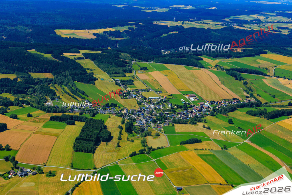 Die Luftaufnahme Wickendorf - Teuschnitz wurde vom UL-Flugzeug (keine Drohne) aus fotografiert.Hohe Druck- Auflösung-die Geschenkidee!