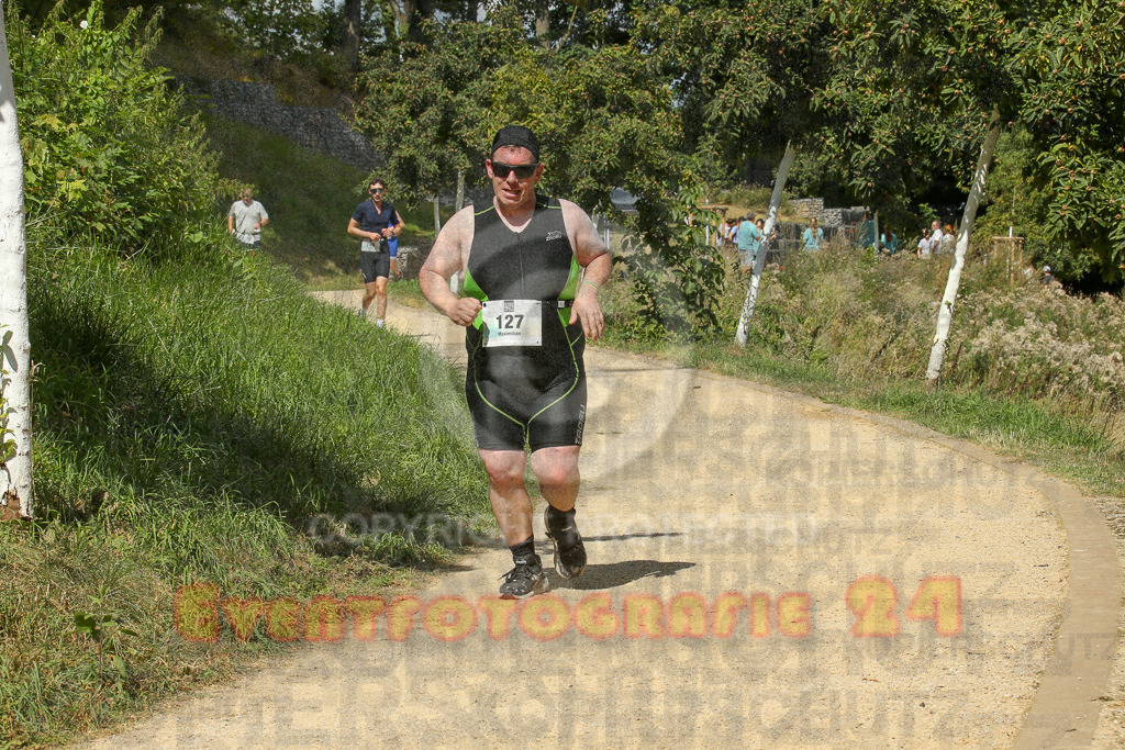 250824_1244_EX1_0344 | Sportfotografie im Rhein-Sieg Kreis, Köln, Bonn, NRW, Rheinland Pfalz, Hessen, etc. Unser Tätigkeitsfeld umfasst den Laufsport vom Volkslauf über den Marathon, Duathlon, Triathon bis zum Ultralauf wie Kölnpfad Ultra oder Schindertrail.