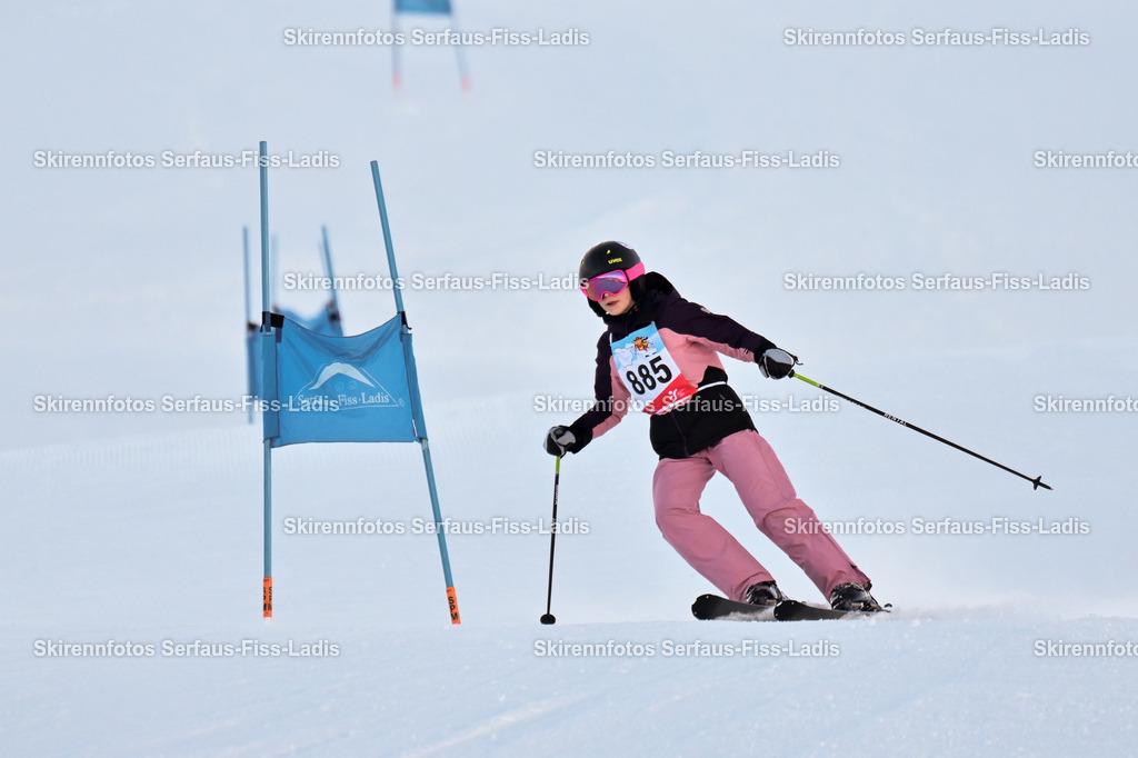 SRF_25.12.2025_0260 | Skirennfotos,Serfaus,Fiss,Ladis,Kinderskirennen,Winter,Tirol,Oberland,skirace,SFL,feelfree,weil wir's genießen,ski,Ski,skifahren,Sonnenplateau, - Realisiert mit Pictrs.com