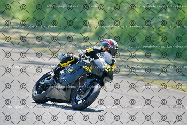 26BT01-0947 | 717 - Realisiert mit Pictrs.com