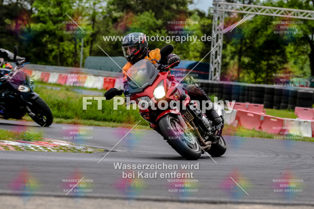 MotoTeamVBK-20623 | Hier findet Ihr Bilder von Touristenfahrten auf der Nürburgring Nordschleife oder von anderen Veranstaltungen die ich besucht habe. Viel Spass beim Durch Schauen 