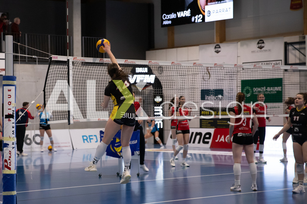 Volleyball I Frauen I Saison 2025-2026 I Volleyball NLA | Women I 1/4 Finals I  BIWI VFM - VC Kanti Schaffhausen I 01.03.2026 | 14 Carine Tschanz (CH) (BIWI VFM) – Diagonalangriff - Realisiert mit Pictrs.com