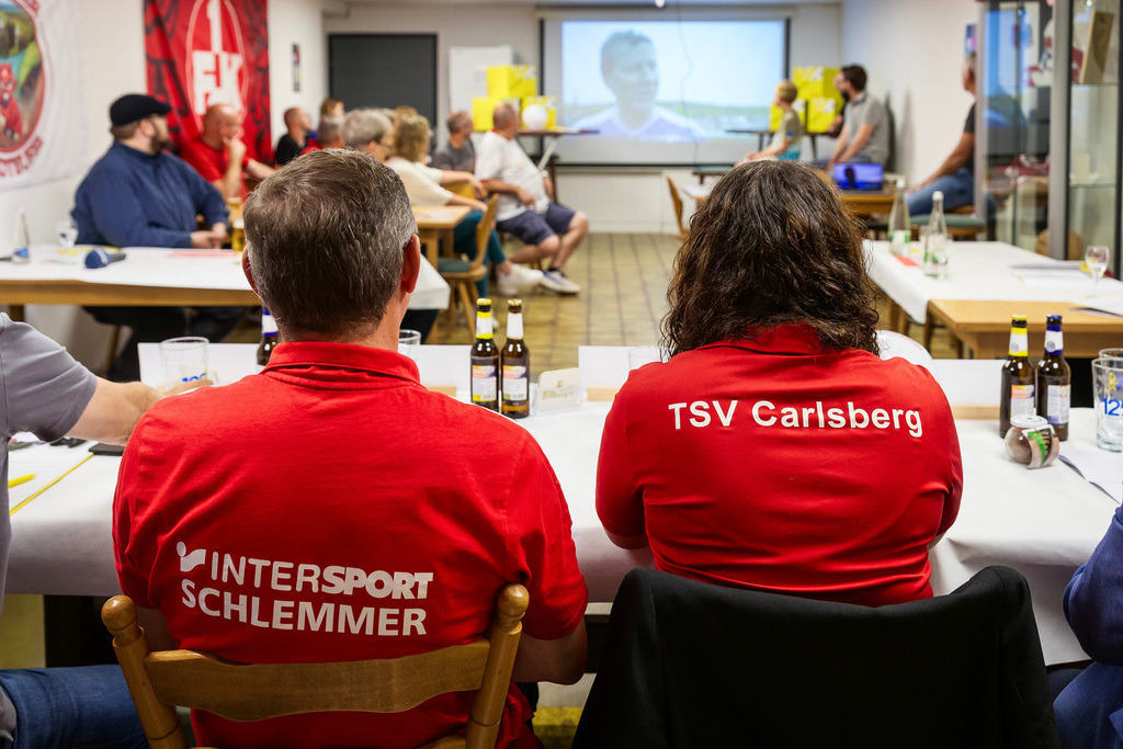 Pressekonferenz TSV Carlsberg, Lotto Elf | Carlsberg - 06.08.2025: Pressekonferenz TSV Carlsberg, Lotto Elf in Carlsberg (Kunstrasenplatz), Germany. Photo by: BobNL design &amp; photography - Realized with Pictrs.com