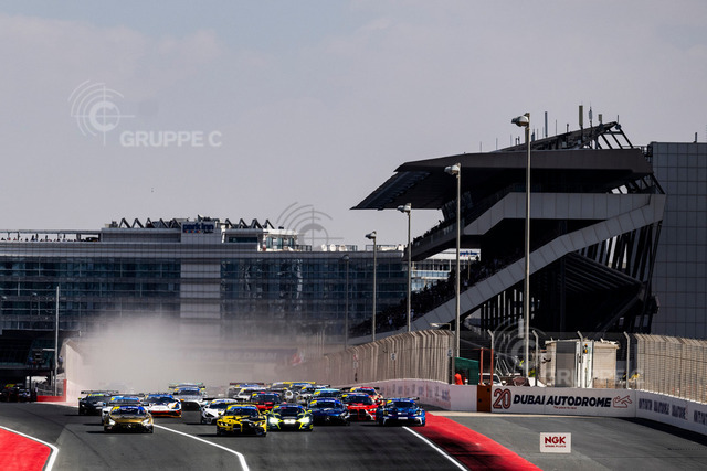 24hDubai26_011712595009109MC | Michelin 24h Dubai 2026 - Foto: Gruppe C Photography - Realisiert mit Pictrs.com