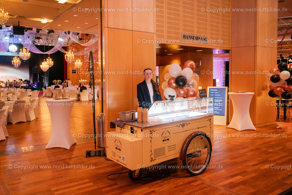 Stader Ballnacht ELS_3406070326 Kopie | Luftbilder aus Norddeutschland. Die große Luftbild Bilddatenbank von Sylt, Amrum, Föhr, Büsum, Cuxhaven, Hamburg, Bremen, Bremerhaven, Cuxhaven, Langeoog, Norderney, Borkum, Emden, Nordsee, Ostsee, Flensburg, Kiel, Stralsund, Rostock, Darß, Rügen, Usedom
