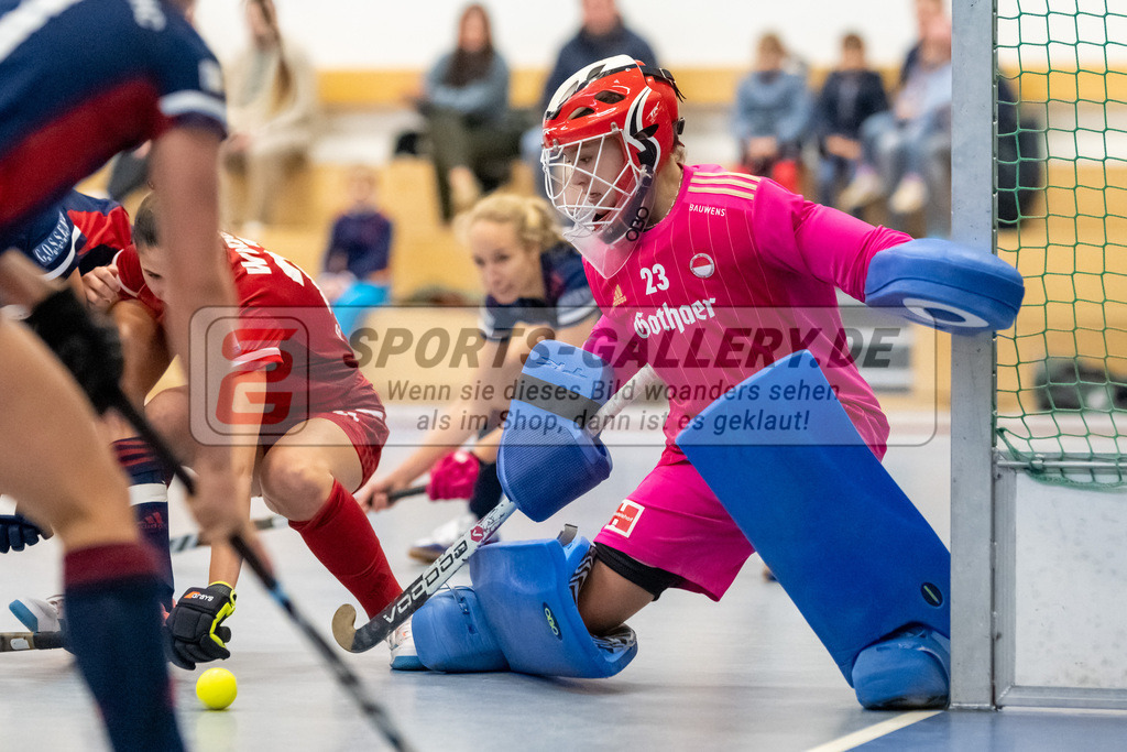 SFE_20221127_0038 | 1. Bundesliga Hockey Damen Düsseldorfer HC - Rot-Weiss Köln am 27.11.2022 in Düsseldorf (Düsseldorfer Hockeyclub 1905 e.V.), Photo: Stephan Fehrmann 2022 (Sports-Gallery),Lisa Höllriegl ( Torfrau Rot-Weiss Köln #23 )