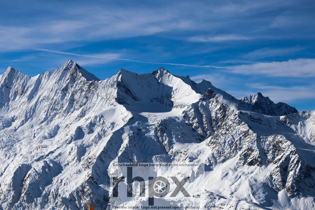 Dom, Lenzspitze, Nadelhorn & Ulrichshorn | <p><strong>Fels. Firn. Ewigkeit.</strong></p><p>Diese Aufnahme fängt die beeindruckende Front der Viertausender im Wallis ein: Dom, Lenzspitze, Nadelhorn und Ulrichshorn. Eine tief verschneite, hochalpine Landschaft, die die klare, kalte Ästhetik des Winters zelebriert. Ein Bild von zeitloser Erhabenheit.</p><p>Wähle unter "Produktauswahl" dein Wunschformat: Vom klassischen Wandbild über Puzzle & Tassen bis zum digitalen Download (z.B. als Handy-Hintergrund).</p> - Realized with Pictrs.com