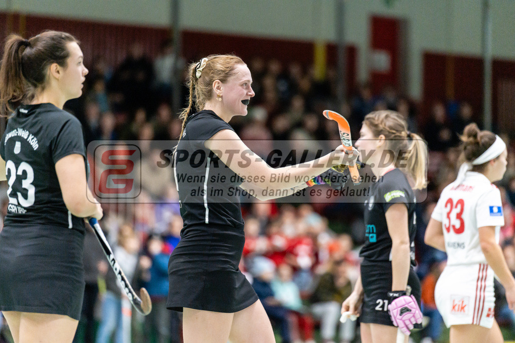 SFE_20250112_0112 | Köln, Deutschland, 12.01.2025:  ßHockey 1. Bundesliga Damen Rot-Weiss Köln - Schwarz-Weiß Köln im KTHC Stadion Rot-Weiss Köln Tennis and Hockey Club am 12.01.2025 in Köln, Deutschland. (Foto von Stephan Fehrmann)Köln, Germany, 12.01.2025: ßHockey 1. Bundesliga Damen Rot-Weiss Köln - Schwarz-Weiß Köln in KTHC Stadion Rot-Weiss Köln Tennis and Hockey Club at 12.01.2025 in Köln, Deutschland. (Foto from Stephan Fehrmann)