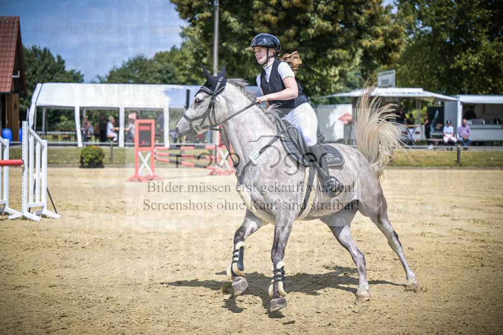 DOS_9937 | Entdecke hochwertige Reitturnierfotos von Foto Oger. Professionell, emotional und authentisch – jetzt Lieblingsmomente im Shop bestellen.Deutschlandweite Turnierfotografie. - Realisiert mit Pictrs.com