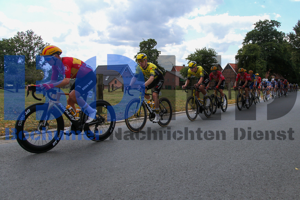 SES_DEUTOU20250821-77 | bond - Realisiert mit Pictrs.com