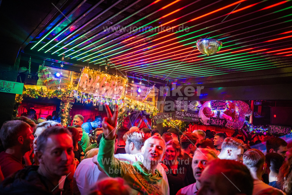 26-11-2024-RUDOLPHS-SCHLITTENBAR-LEIPZIG-LEIPZIG-COPYRIGHT-JON-RENKER-BILD-0032 | Erleben Sie unvergessliche Momente mit unserem professionellen Eventfotografen. Wir fangen Emotionen und Höhepunkte Ihrer Veranstaltung ein – von Festivals über Firmenfeiern bis zu Jubiläen. Vertrauen Sie auf kreative Perspektiven und hochwertige Bilder.  - Realisiert mit Pictrs.com