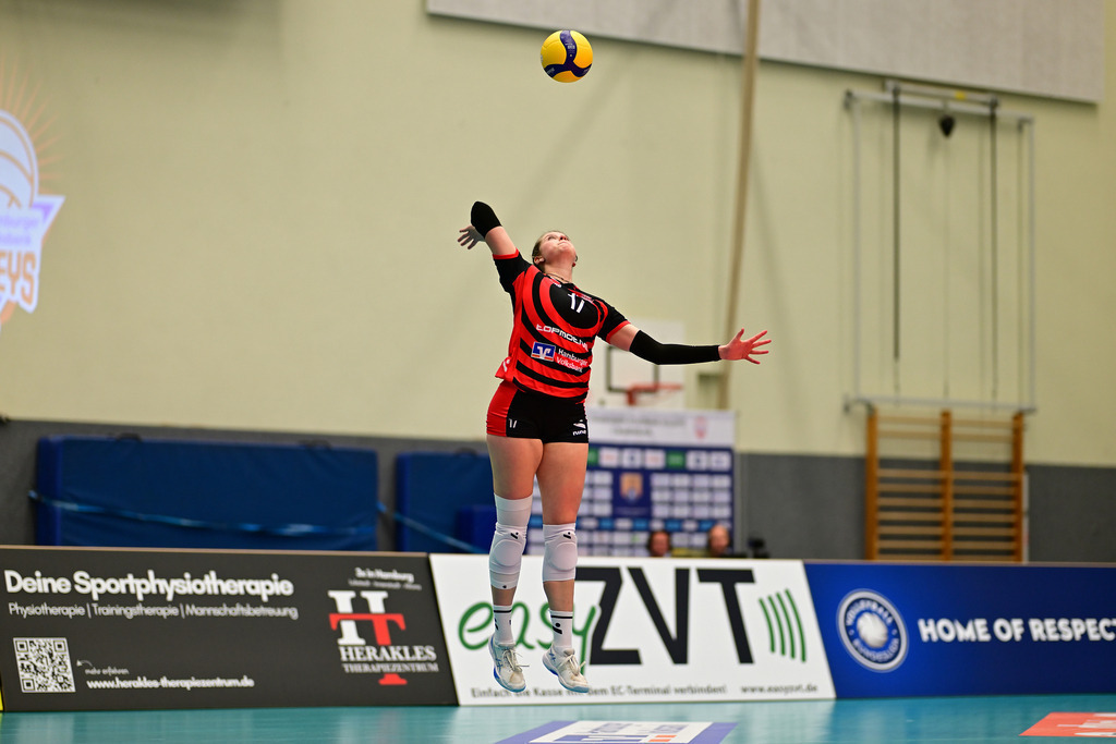 Volleyball I Frauen I Saison 2025-2026 I Bundesliga I 1. Spieltag I ETV Hamburger Volksbank Volleys - Allianz MTV Stuttgart | Louisa Krams (17, ETV Hamburger Volksbank Volleys) - Realisiert mit Pictrs.com