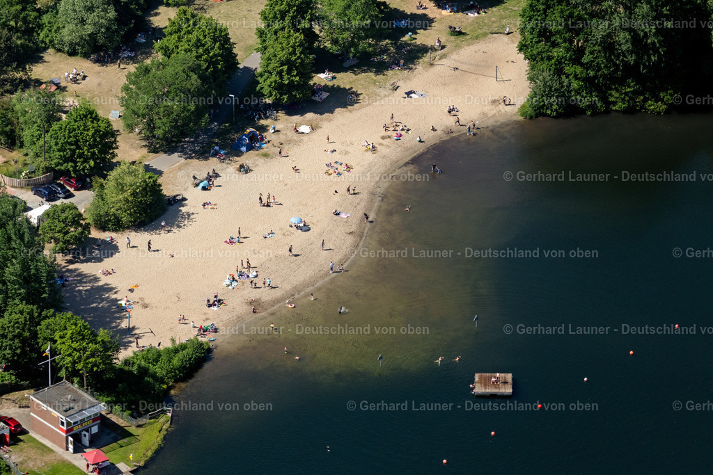 4029888 | BREMEN 01.06.2020 Uferbereiche am Sandstrand des Freibades " Sodenmattsee " an der Straße Am Sodenmatt im Ortsteil Sodenmatt in Bremen, Deutschland. // Sandy beach areas on the " Sodenmattsee " on street Am Sodenmatt in the district Sodenmatt in Bremen, Germany. Foto: Gerhard Launer