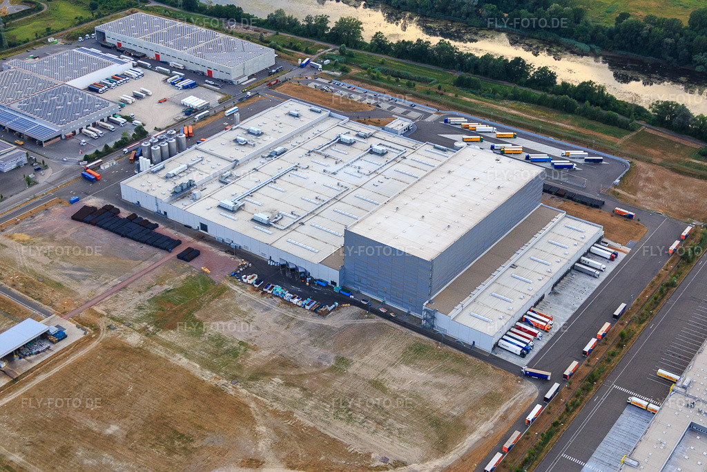 Luftbild: Pfälzer Erfrischungsgetränke GmbH in Wörth am Rhein im Bundesland Rheinland-Pfalz in Deutschland. Foto: IMG_083784.jpg vom 24.07.2015 durch Werner Riehm/FLY-FOTO.deMEG Gruppe - MEG Gruppe