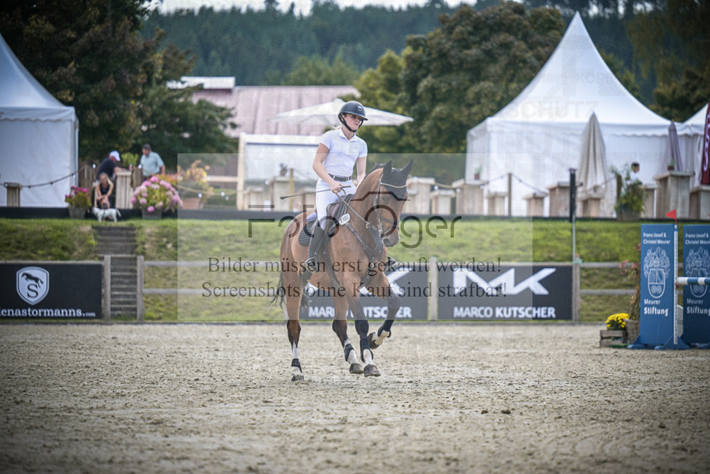 DOS_7072 | Entdecke hochwertige Reitturnierfotos von Foto Oger. Professionell, emotional und authentisch – jetzt Lieblingsmomente im Shop bestellen.Deutschlandweite Turnierfotografie. - Realisiert mit Pictrs.com