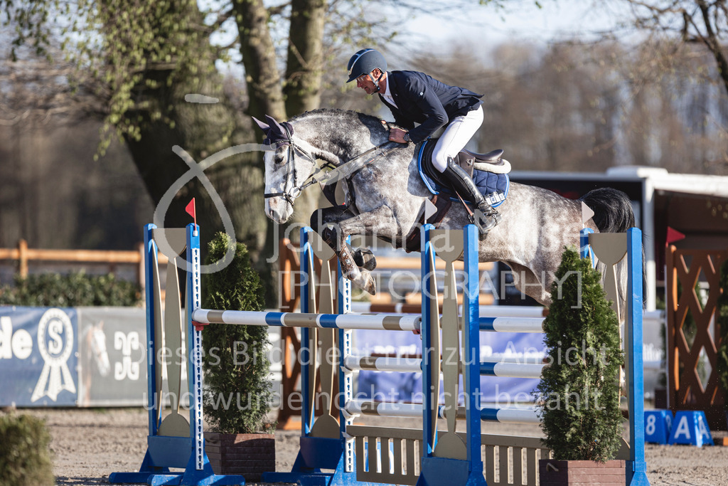 250408_Mühlen_SprPf-M-534 | Deine schönsten Turniermomente als professionelle Fotos! Entdecke hochwertige Pferdesport-Fotografie im Online-Shop. Jetzt Fotos finden & bestellen!