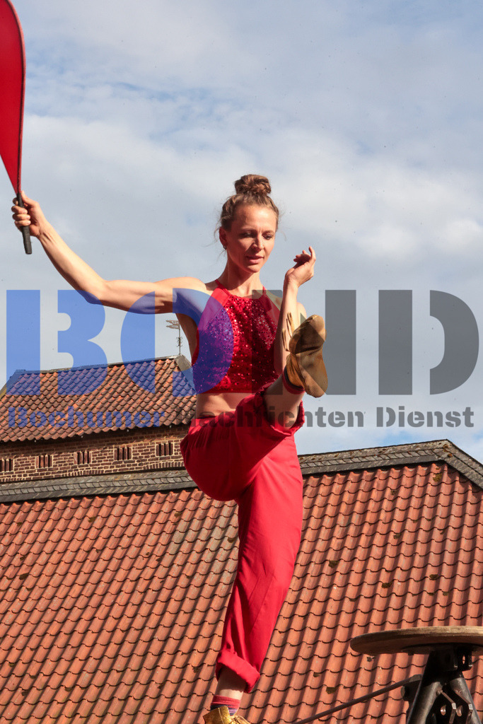 SES_MKRLHE20250705-53 | bond - Realisiert mit Pictrs.com