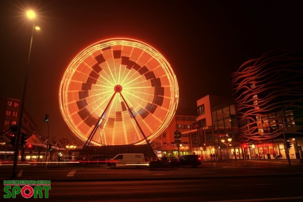 Riesenrad_Lang2 | Bildergalerie von Sport-Ereignissen aber auch von weiteren spannenden Dingen - nicht nur vom Niederrhein. In Anlehnung an den bekannten Spruch von Hanns Dieter Hüsch heißt das Motto: "Niederrhein ist überall".  - Realisiert mit Pictrs.com