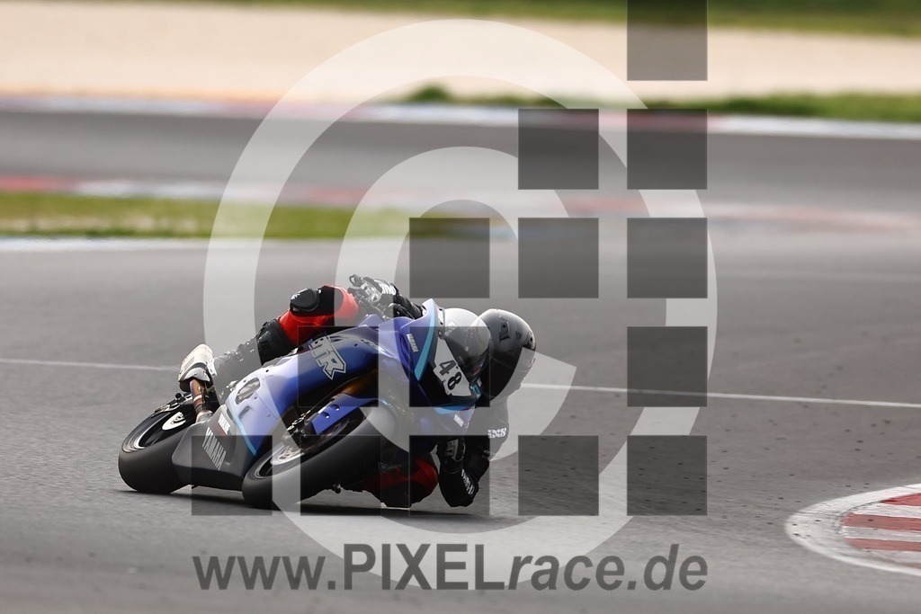 0048-20240330_05351 | Schöne Erinnerungen an spannende Momente - das festzuhalten ist unser Job. PIXELrace.de ist seit 2003 auf den Rennstrecken Europas unterwegs um die Action draußen beim Fahren und die wunderbare Stimmung imm Fahrerlager für euch einzufangen.