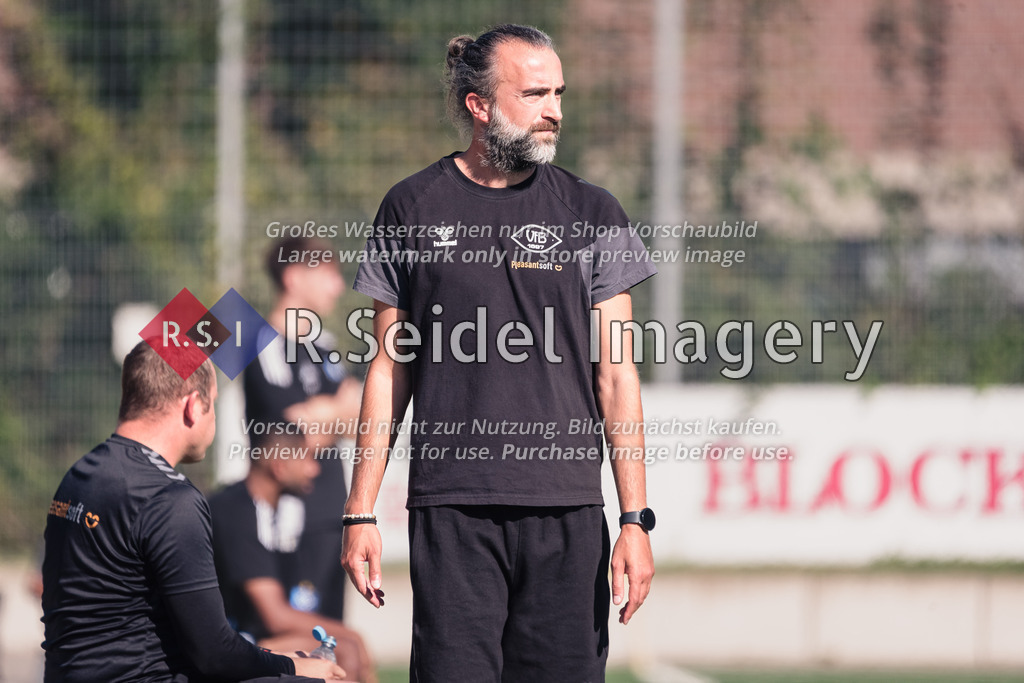 RS-1-072602 | Dario Fossi (Oldenburg, Cheftrainer)