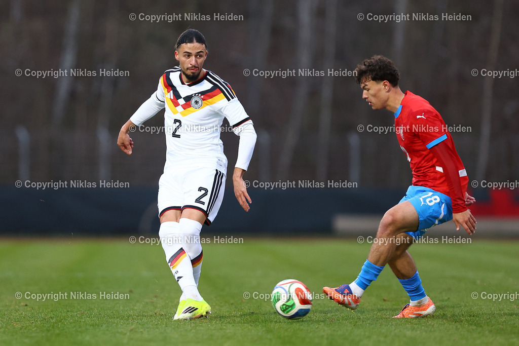 NH_DeutschlandU20_TschechienU20_Länderspiel_26032026 | #2 Taylan Bulut (Deutschland U20), #18 Lukas Saal (Tschechien U20)Fußball I Junioren I Länderspiel (Nationalmannschaft) I Saison 2025-2026 I Freundschaftsspiel I Deutschland U20 - Tschechien U20 I 26.03.2026 I Poststadion Berlin