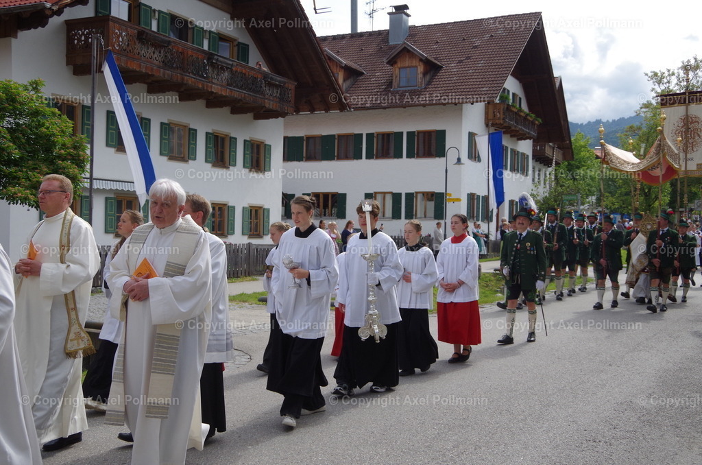 IMGP6605 | fotografiert von Axel PollmannLeonhardi Wallfahrt Benediktbeuern und Murnau, Fronleichnam, Fasching, Landschaft im Loisachtal und Benediktbeuern  - Realisiert mit Pictrs.com