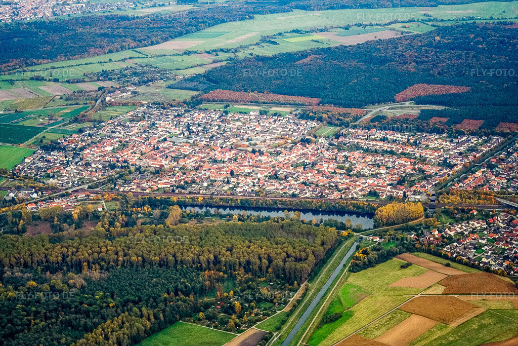 Luftbild: Ortsansicht von Westen im Ortsteil Neudorf in Graben-Neudorf im Bundesland Baden-Württemberg in Deutschland. Foto: IMG_14150.jpg vom 12.10.2008 durch Werner Riehm/FLY-FOTO.de