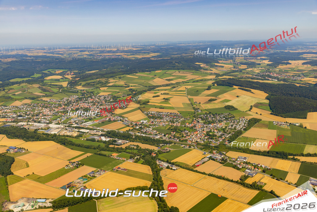 Schrägluftbild  Scherfede  Warburg - Das Luftbild wurde 2025 vom UL-Flugzeug heraus erstellt (ohne Drohne- keine Drohnenaufnahme ) - Hochauflösende Luftaufnahme -Nicht vergleichbar mit Google Maps oder Satelittenbilder- Die Geschenkidee !Mit Lizenz und Bildrechte bestellbar