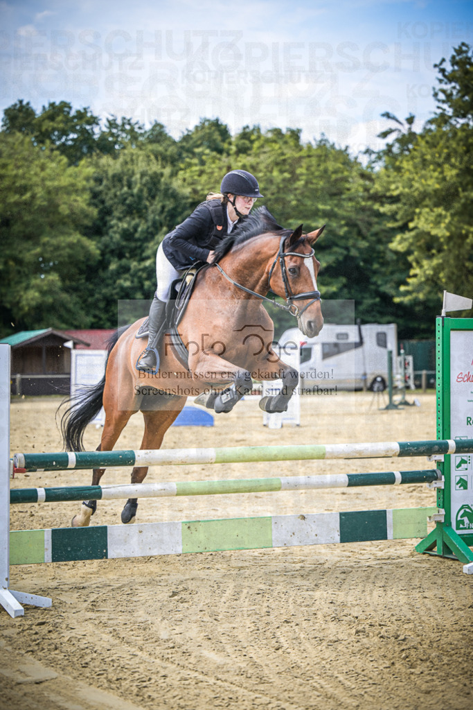 DOS_1901 | Entdecke hochwertige Reitturnierfotos von Foto Oger. Professionell, emotional und authentisch – jetzt Lieblingsmomente im Shop bestellen.Deutschlandweite Turnierfotografie. - Realisiert mit Pictrs.com