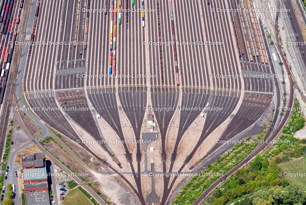 Rangierbahnhof Maschen | Rangierbahnhof Maschen: EUROPA, DEUTSCHLAND, NIEDERSACHSEN, MASCHEN, (EUROPE, GERMANY), 09.05.2022:Rangierbahnhof Maschen - Realisiert mit Pictrs.com