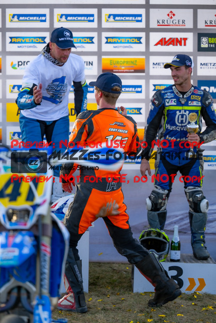 MaZZes_FotoMatrix_231001_0537 | S1