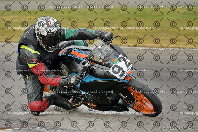 25bt05-0492 | markuskiefer.com - Realisiert mit Pictrs.com