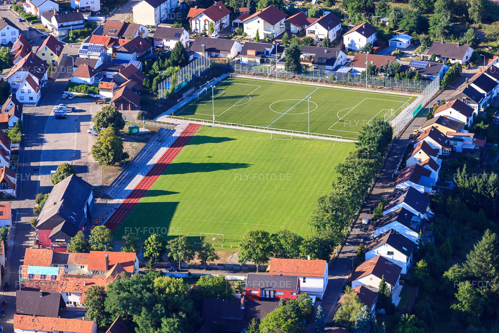 Luftbild: Fußballplatz des TSG in Jockgrim im Bundesland Rheinland-Pfalz in Deutschland. Foto: IMG_30869.jpg vom 31.07.2010 durch Werner Riehm/FLY-FOTO.de