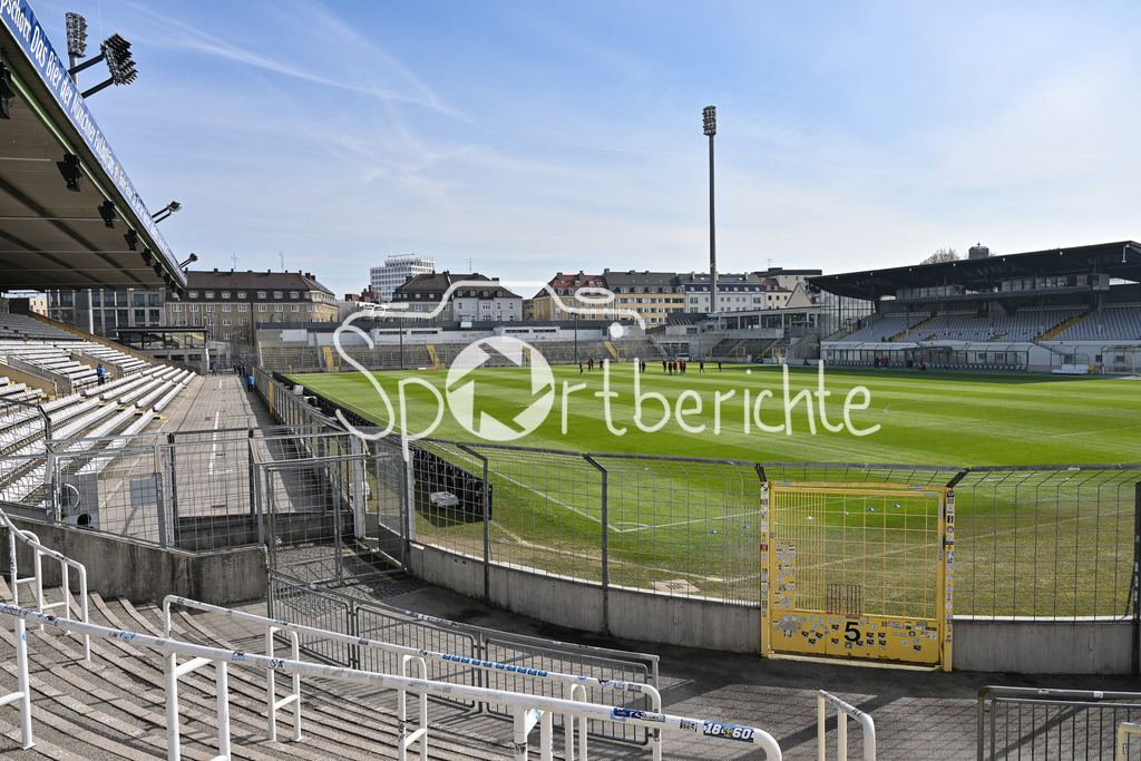 FC Bayern Amateure - 1. FC Schweinfurt 05 | Ein Blick ins Stadion an der Gruenwalder Strasse in Muenchen / Gruenwalder Stadion / Innen / Symbolbild / TSV 1860 Muenchen / Muenchner Loewen / Giesing / Symbolbild / 3. Liga / Regionalliga Bayern / Regionalliga Bayern: FC Bayern Muenchen II - 1. FC Schweinfurt 1905, Gruenwalder Stadion am 22.02.2025