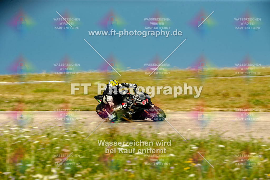 Chambley Juli-0657 | Hier findet Ihr Bilder von Touristenfahrten auf der Nürburgring Nordschleife oder von anderen Veranstaltungen die ich besucht habe. Viel Spass beim Durch Schauen 