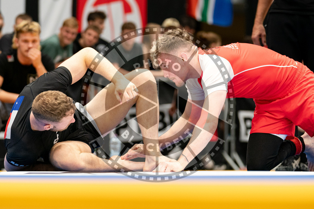 20230916PBB5108 | Fighters compete during the grappling tournement ADCC Trials (European, Middle East and African Championship) in Warsaw, Poland, on September 16, 2023.