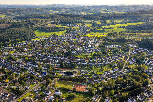 Kreuztal230911703 | Luftbild, Ortsansicht Ortsteil Eichen mit Tennisplätzen TV Eichen, Kreuztal, Siegerland, Nordrhein-Westfalen, Deutschland