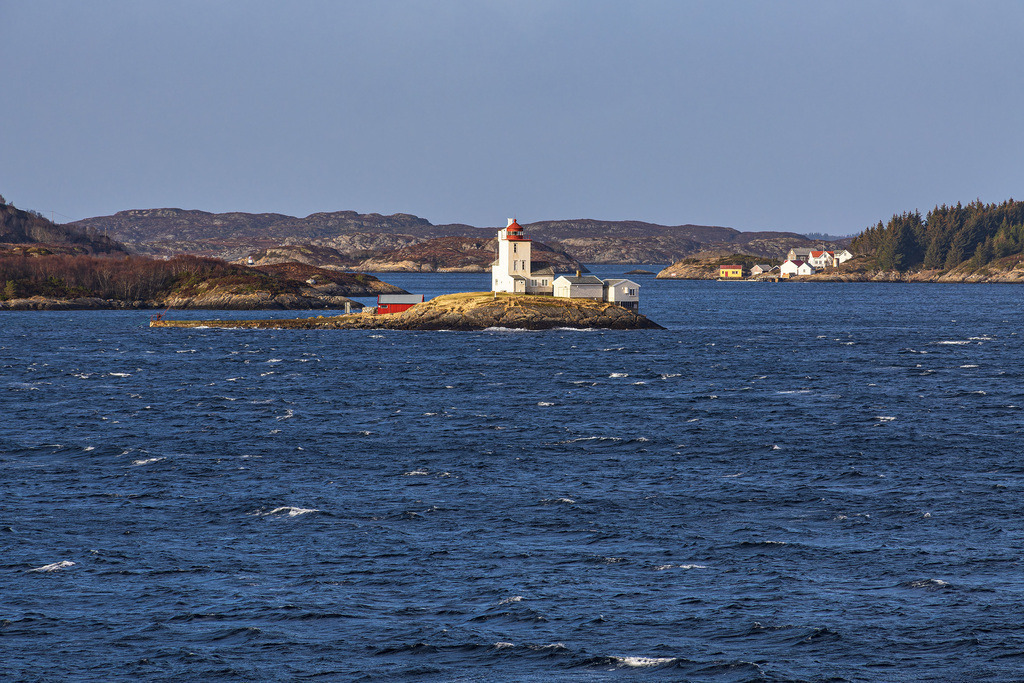 Blick auf den Leuchtturm Tyrhaug fyr in Norwegen | Blick auf den Leuchtturm Tyrhaug fyr in Norwegen.