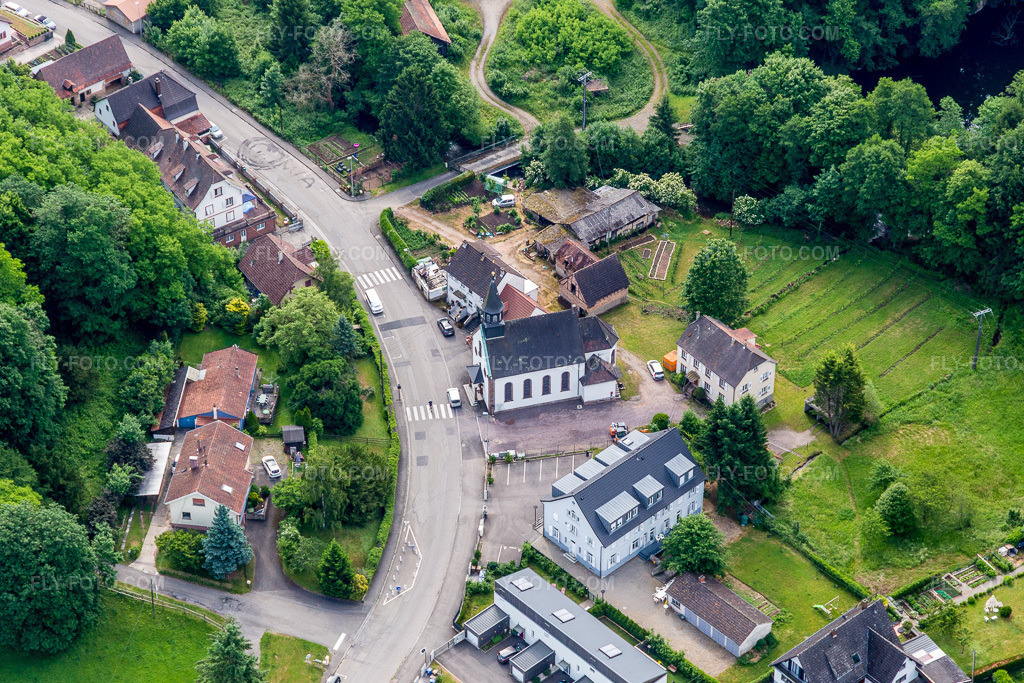 Aerial view: Chapel in the district Weiler in Wissembourg in the state Bas-Rhin, France.Photo: IMG_100719.jpg taken on 06/05/2017 by Werner Riehm/FLY-FOTO.comResolution of the original: 5326 x 3551 px