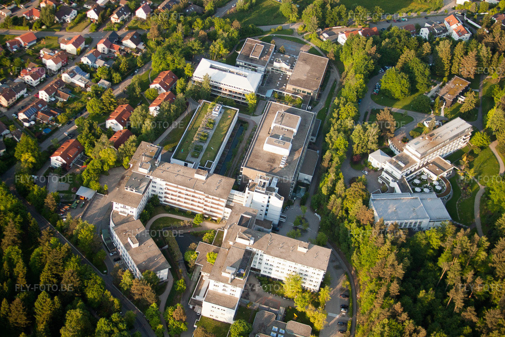 Luftbild: Langensteinbach, SRH Klinikum im Ortsteil Langensteinbach in Karlsbad im Bundesland Baden-Württemberg in Deutschland. Foto: IMG_27601.jpg vom 23.05.2010 durch Werner Riehm/FLY-FOTO.de