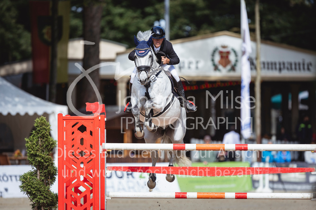 240915_OWLCh_MT-471 | Deine schönsten Turniermomente als professionelle Fotos! Entdecke hochwertige Pferdesport-Fotografie im Online-Shop. Jetzt Fotos finden & bestellen!