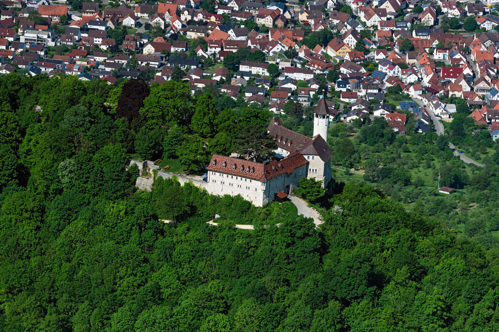 dr__0096731.jpg | OWEN 19.05.2022 Burganlage der Veste " Burg Teck " in Owen im Bundesland Baden-Württemberg, Deutschland. // Castle of the fortress " Burg Teck " in Owen in the state Baden-Wuerttemberg, Germany. Foto: Daniel Reiter